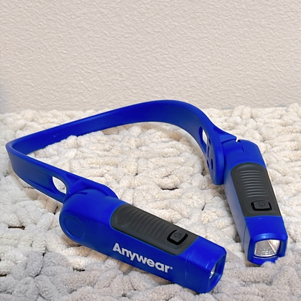 Anywear by EZRED Neck light with detachable lights